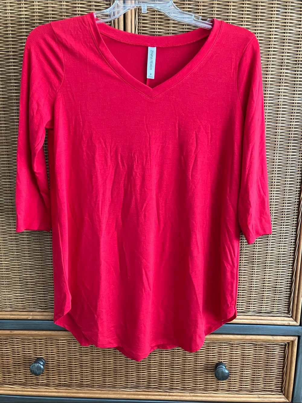 Zenana Outfitters Red V-Neck 3/4 Sleeve Top